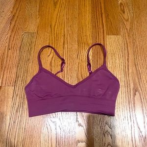 Lululemon sports bra size 4
